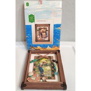 1998 Heritage Mint Turtle Creek Bay Wood Photo Picture Frame Fishing 3D 8.5x7.5"
